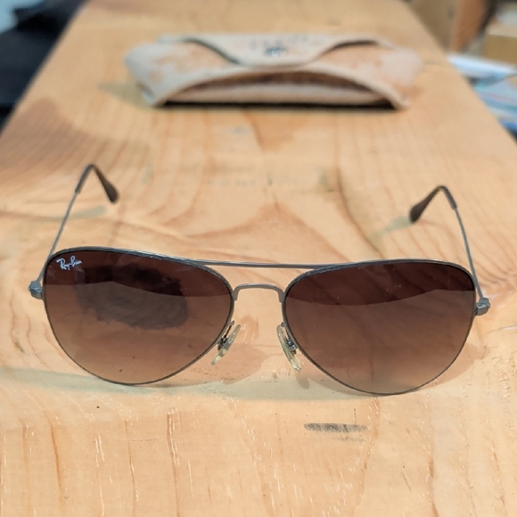 Vintage Ray-Ban Aviators with Black Lenses and Silver Frame main image 6